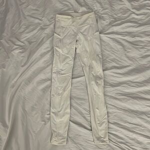 White lululemon leggings